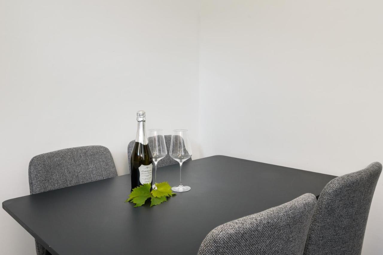 DubokaFamily House Greyアパートメント エクステリア 写真